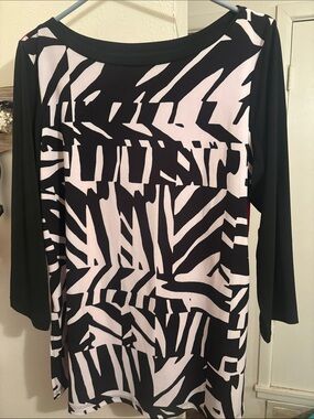 Susan Graver Black, Pink. & White Abstract Boatneck Long Sleeve Tunic Top